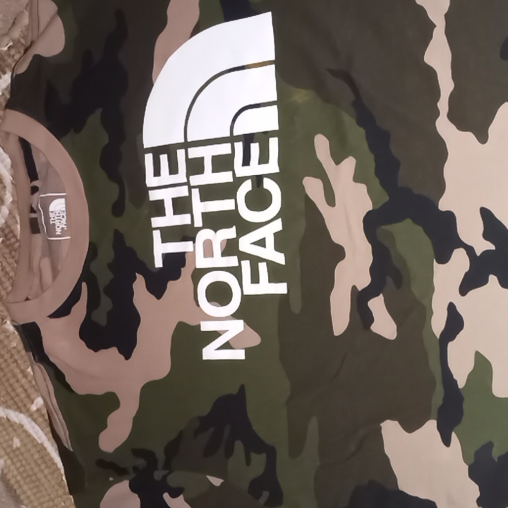 THE NORTH FACE camouflage tee Large